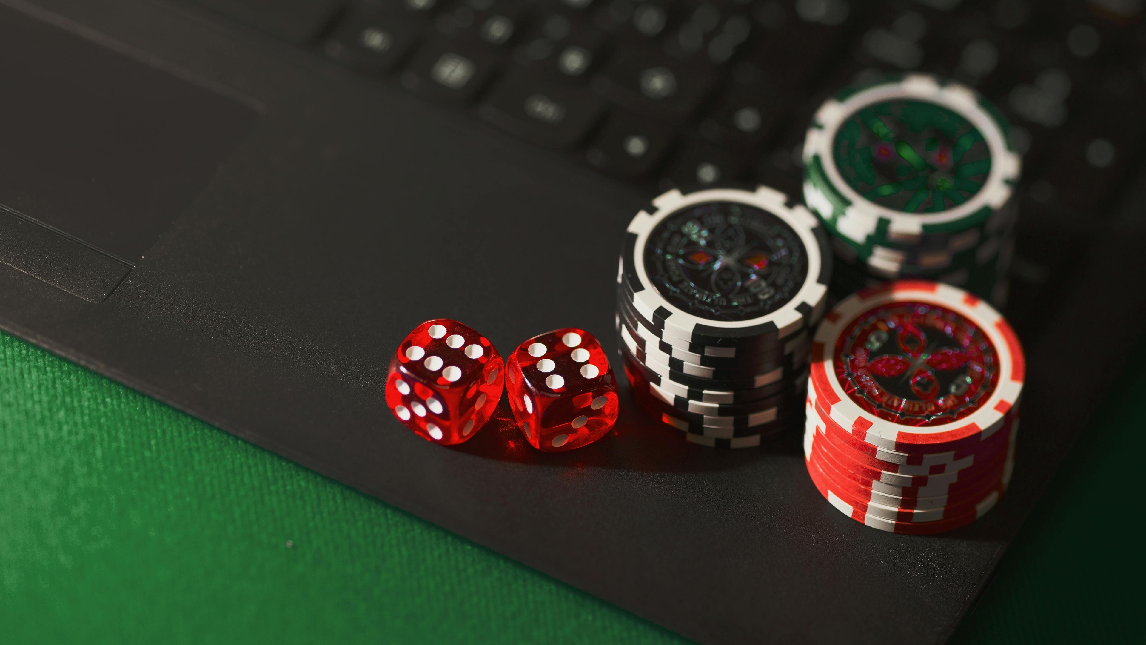 popa777 Slots Live Casino Sports Betting ဂိမ်းမျိုးစုံ ကစားနေသောပုံ